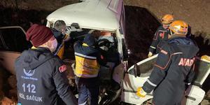 Afyonkarahisar'da otomobil devrildi, 1 kişi öldü, 2 kişi yaralandı