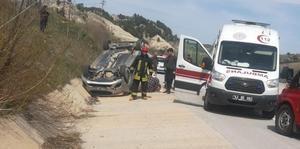 Kütahya'da devrilen hafif ticari araçtaki 7 kişi yaralandı
