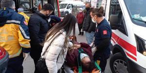 Manisa'da ani fren yapan halk otobüsündeki 2 kişi hafif yaralandı