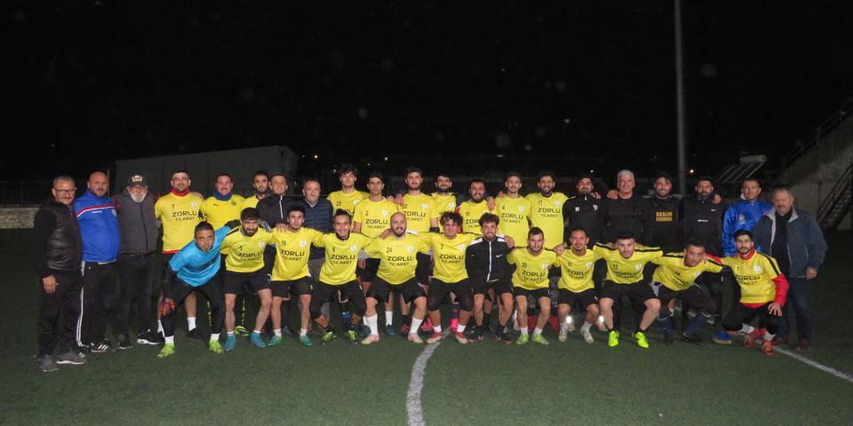 Söke  Gençlikspor da  Lig Hazırlıkları Gece Antrenmanları İle Sürüyor