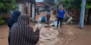 Kütahya'da sağanak bir köyde su baskınına neden oldu
