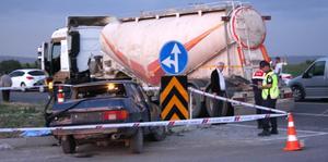 Kütahya'da tankerle otomobil çarpıştı, 1 kişi öldü, 4 kişi yaralandı