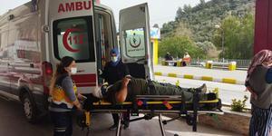Aydın'da devrilen otomobildeki çift yaralandı