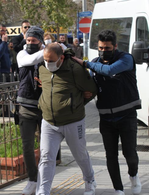 Eski Kuşadası Belediye Başkanı Kayalı'nın silahla yaralanmasına ilişkin 3 kişi gözaltına alındı