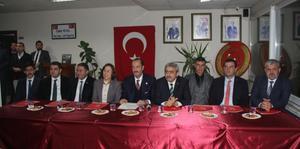 MHP Genel Sekreter Yardımcısı Tamer Osmanağaoğlu ile beraberindekiler "Adım Adım 2023, İl İl Anadolu" programı kapsamında Aydın'ın Söke ilçesinde ziyaretlerde bulundu.  ( Musa Ölmez - Anadolu Ajansı )