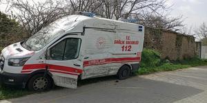 Nazilli'de kamyonla çarpışan ambulansın sürücüsü yaralandı