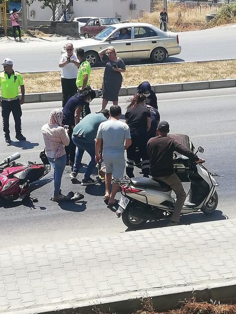 Aydın'da motosikletle otomobilin çarpışması sonucu 2 kişi yaralandı