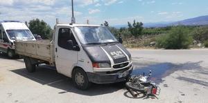 Manisa'da kamyonetle çarpışan motosikletli hayatını kaybetti