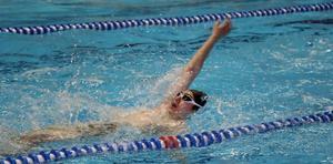 Yüzmede Türkiye şampiyonu olan işitme engelli Can, hedef büyüttü