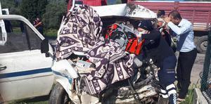 Aydın'da otomobil ve tıra çarpan kamyonetin sürücüsü öldü