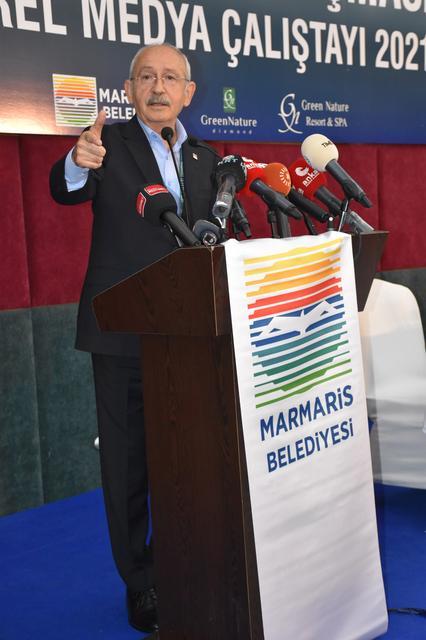 CHP Genel Başkanı Kemal Kılıçdaroğlu, Muğla'nın Marmaris ilçesindeki bir otelde, Marmaris Belediyesince düzenlenen "Anadolu Buluşması Yerel Medya Çalıştayı 2021"e katılarak konuşma yaptı. ( Sabri Kesen - Anadolu Ajansı )
