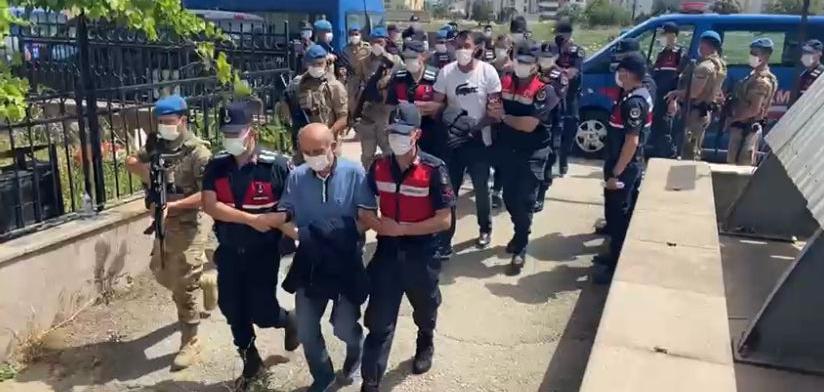 İzmir'de firari 10 hükümlü yakalandı
