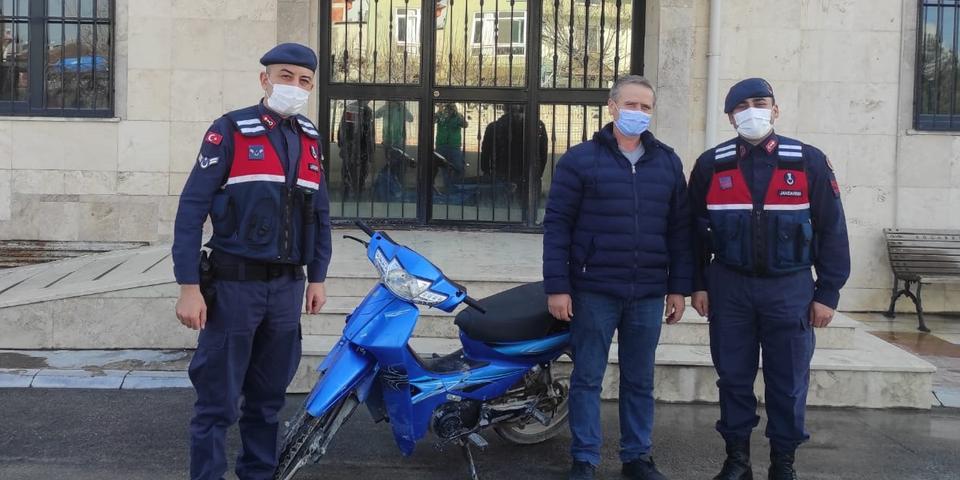 Denizli’de motosiklet çaldığı suçlamasıyla yakalanan kişi tutuklandı