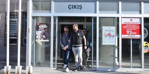 Aydın'da uyuşturucu ele geçirilen otomobildeki 3 şüpheliden biri tutuklandı