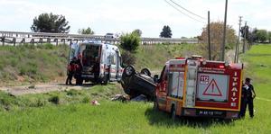 Uşak'ta tarlaya devrilen otomobildeki 1 kişi öldü, 1 kişi yaralandı