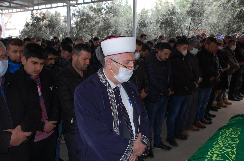 Aydın'da trafik kazasında ölen lise öğrencisinin cenazesi defnedildi