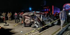 Aydın'da tır ile çarpışan otomobildeki 2 kişi öldü, 3 kişi yaralandı