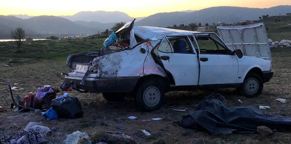 Muğla'da şarampole devrilen otomobildeki 1 kişi yaşamını yitirdi, 5 kişi yaralandı