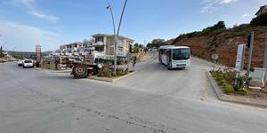 Datça'da yolcu otobüsüne çarpan traktördeki 2 kişi hafif yaralandı