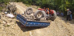 Afyonkarahisar'ın Sultandağı ilçesinde traktör römorkunun devrilmesi sonucu 2'si çocuk 4 kişi yaralandı. ( Jandarma Genel Komutanlığı - Anadolu Ajansı )