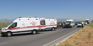 Aydın’da kamyonet ile minibüsün çarpışması sonucu 10 kişi yaralandı