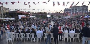 Aydın'da 4 bin kişiye iftar verildi