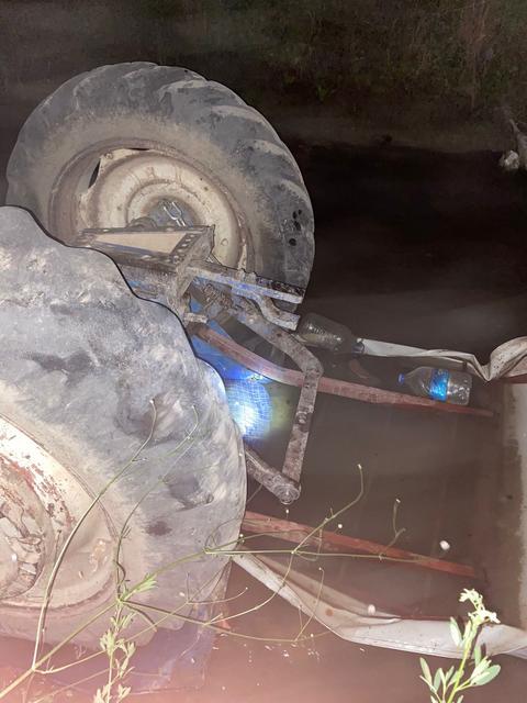 Antalya'da dereye devrilen traktörün sürücüsü öldü