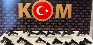 Antalya'da yasa dışı silah ticareti operasyonunda yakalanan 3 şüpheli tutuklandı