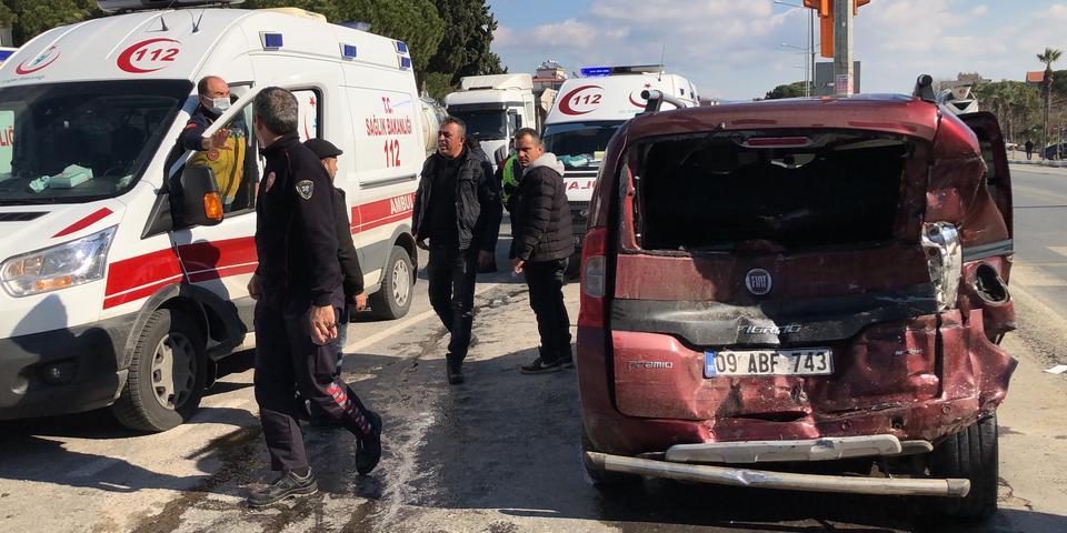 Aydın'daki trafik kazasında 3 kişi yaralandı