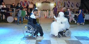 Manisa'nın Demirci ilçesinde yaşayan bedensel engelli çift, evlendi. ( Nurullah Kalay - Anadolu Ajansı )