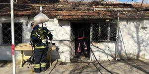 Manisa'daki yangında evde mahsur kalan 2 kişi yaralandı