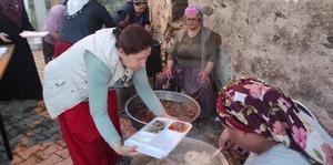 Karaburun'da imece usulü iftar düzenlendi