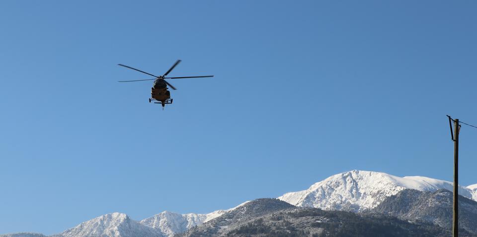 Denizli'de jandarma ekipleri helikopterle trafik denetimi yaptı