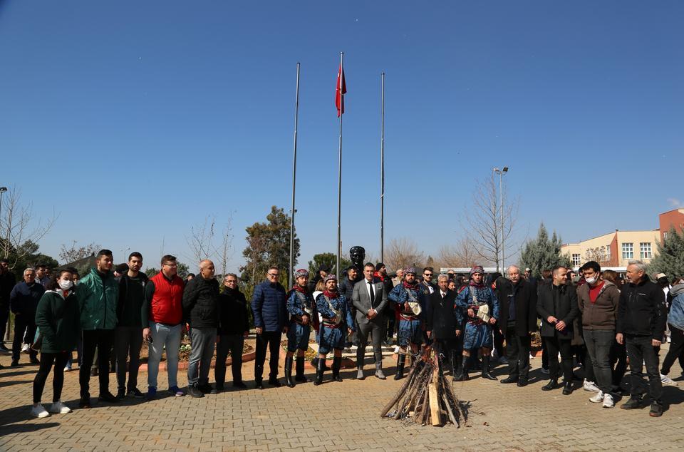 Aydın Adnan Menderes Üniversitesi (ADÜ) baharın müjdecisi Nevruz Bayramı Spor Bilimleri Fakültesi’nde gerçekleşen törenle kutlandı.