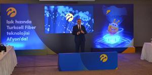 Türkcell Genel Müdürü Murat Erkan, Afyonkarahisar'da bir otelde düzenlediği basın toplantısında Turkcell'in gerçek fiber internet hizmetini ülkenin dört bir yanına ulaştırmak için yatırımlarını tüm hızıyla sürdürdüğünü belirtti.

  ( Arif Yavuz - Anadolu Ajansı )