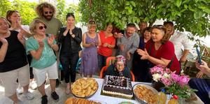 Muğla'da asırlık Hatice Nine'ye sürpriz doğum günü