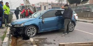 Manisa’da takla atan otomobildeki 2 kişi yaralandı
