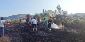 Datça'da otluk alanda çıkan yangın söndürüldü
