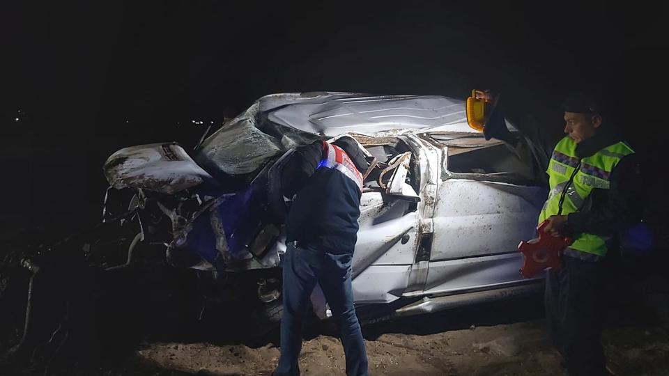 Afyonkarahisar'da takla atan hafif ticari araçtaki sürücü öldü