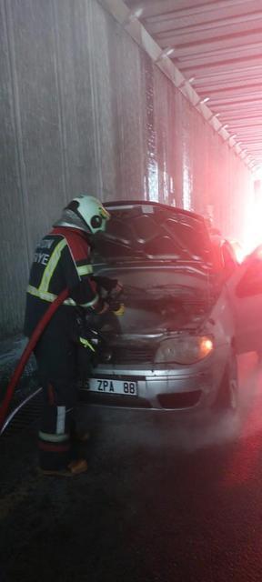 Aydın'da alt geçitte araç yangını