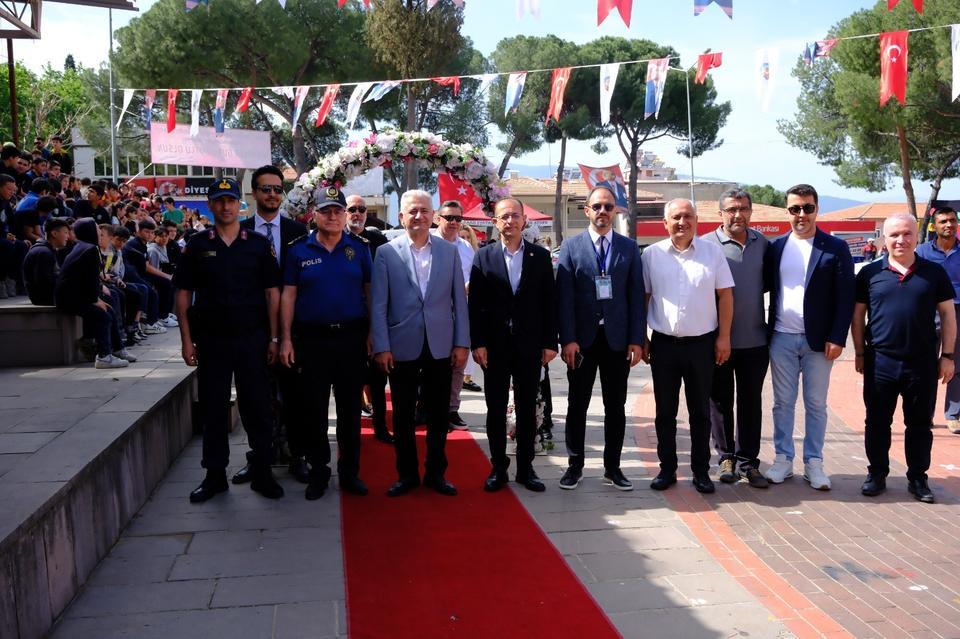 KUYUCAK'TA BİLİM FUARI COŞKUSU