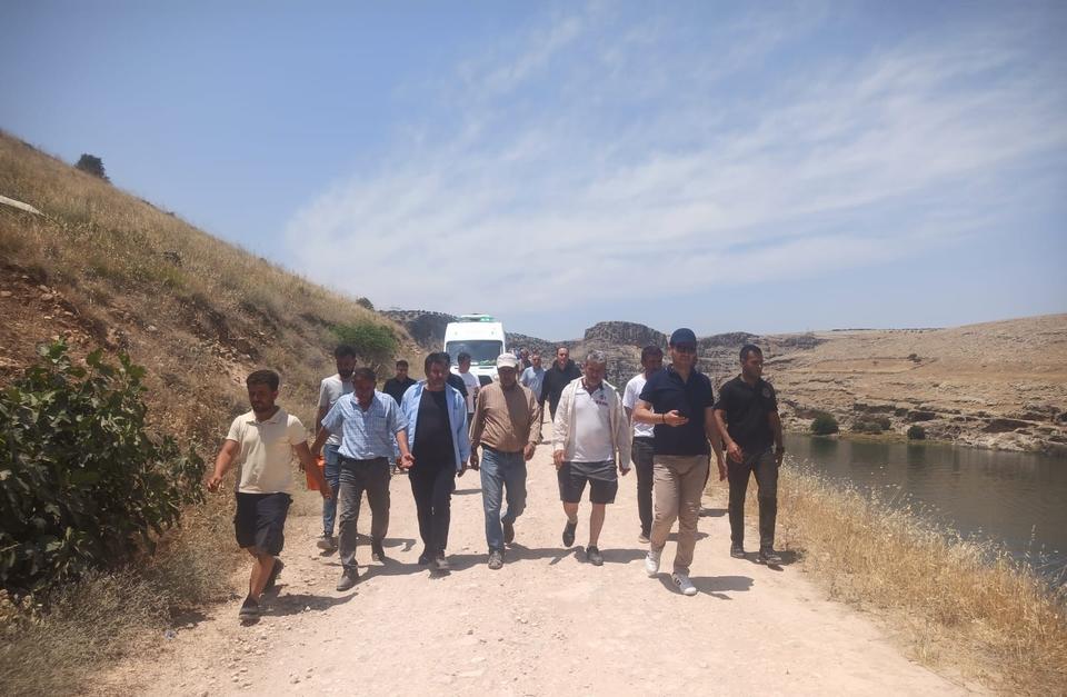 Onurcan Özdemir'in cansız bedeni olay yeri incelemesinin ardından adli tıp kurumu morguna kaldırıldı