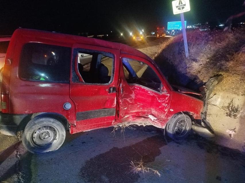 Araçlar çarpıştı: 2 kişi yaralandı