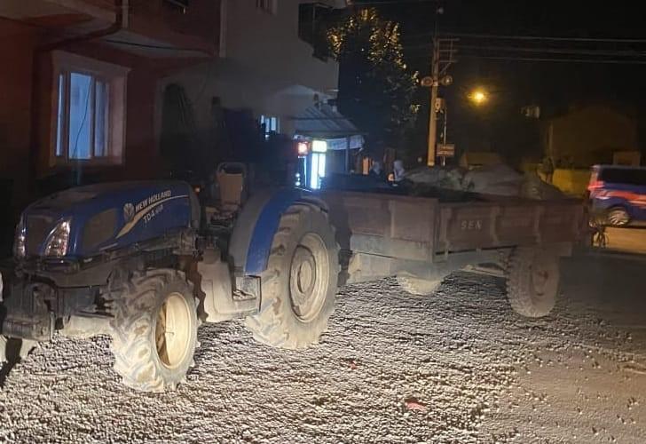 2 yaşındaki çocuk, babasının kullandığı traktörün altında kaldı