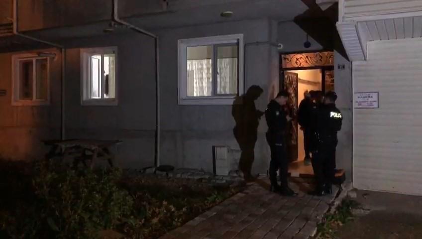 EV SAHİBİ KADINA HIRSIZ ŞOKU...HIRSIZLAR KAPIYI İÇERİDEN KİLİTLEDİ EVE GİREN HIRSIZLAR, KADINA KAPIYI AÇMADI