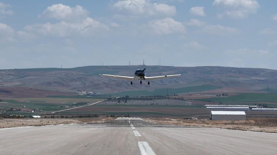 23 NİSAN'DA PİLOT KOLTUĞUNA GEÇEN ÇOCUKLAR ANKARA SEMALARINDA UÇTU