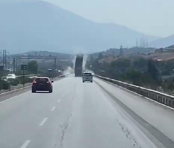 Tırın açık unutulan tırı dorsesi faciaya neden oluyordu