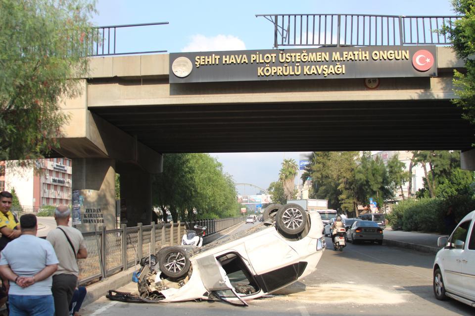 Otomobil köprüden yola düştü: 1 yaralı