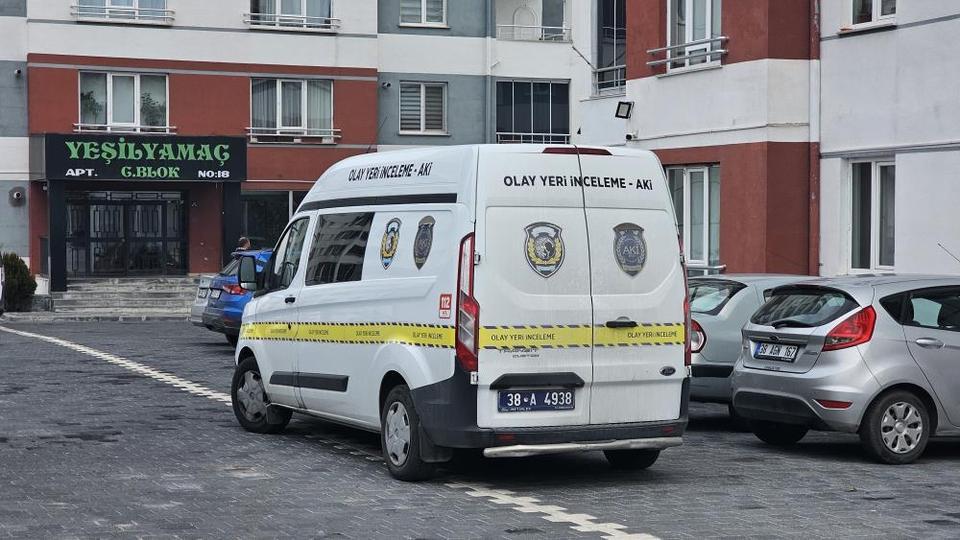 Evi taşınırken tartıştığı nakliyeciyi bıçakladı