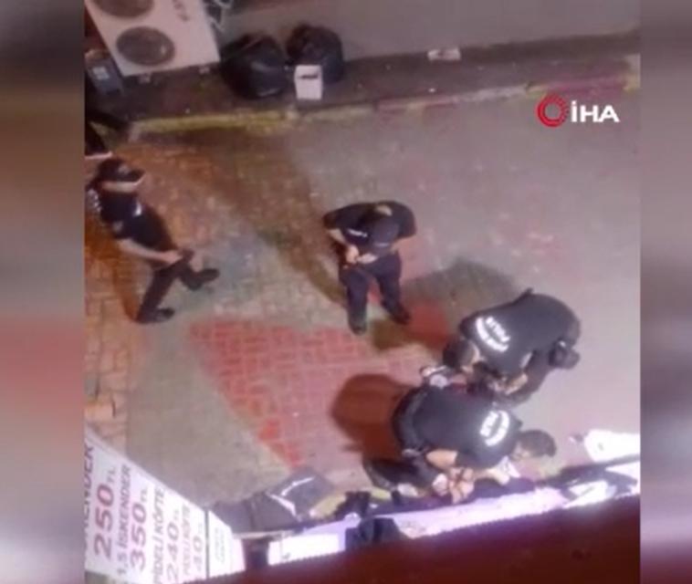 Polise bıçak çeken şahıslar etkisiz hale getirildi